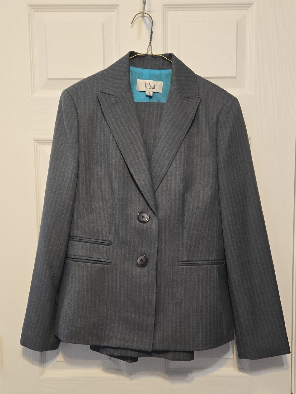 Le Suit Women's Charcoal Pinstripe Two-Button Blazer And Matching Pants Suit
